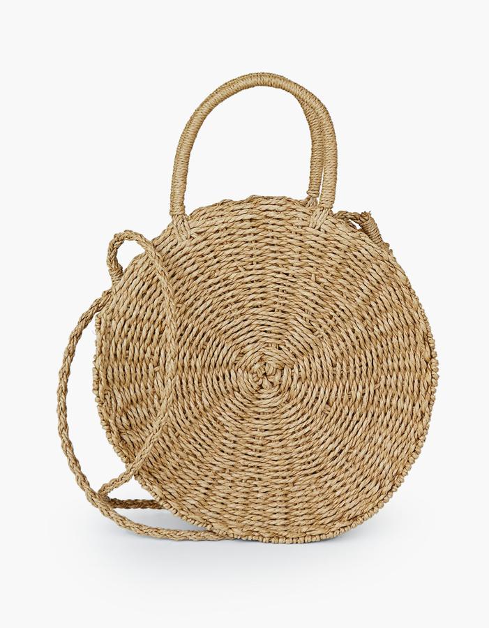 Este modelo de Stradivarius tiene la ventaja de la doble asa. La comodidad es fundamental, sobre todo en vacaciones.