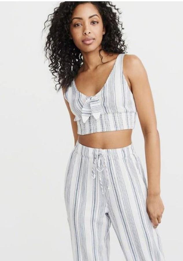 Conjunto de camiseta de tirantes y pantalones capri, de Shop Style.