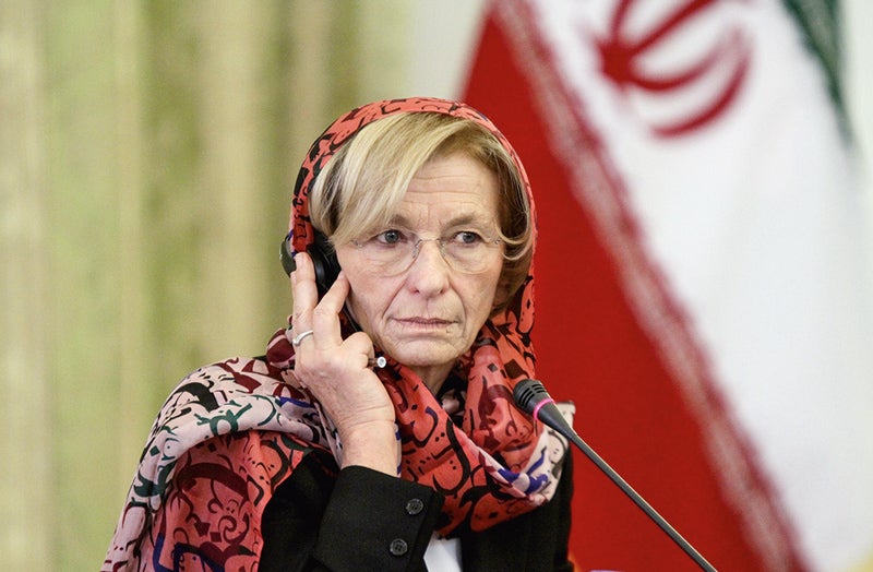 Emma Bonino en la década del 2000, trabajó en campañas a favor de los derechos de la mujer.