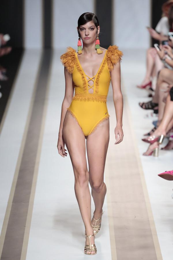 Desfile de Dolores Cortés en MBFWM.