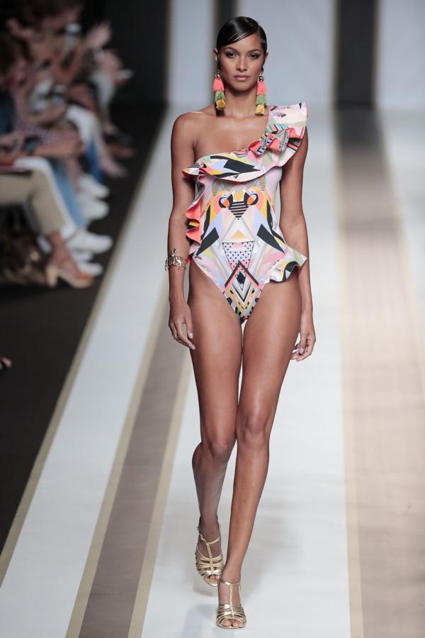 Desfile de Dolores Cortés en MBFWM.