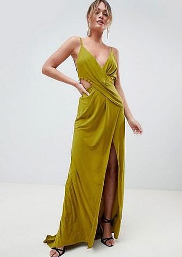 Vestido largo con botones laterales y diseño de tirantes drapeado con abertura, 40,49 euros.