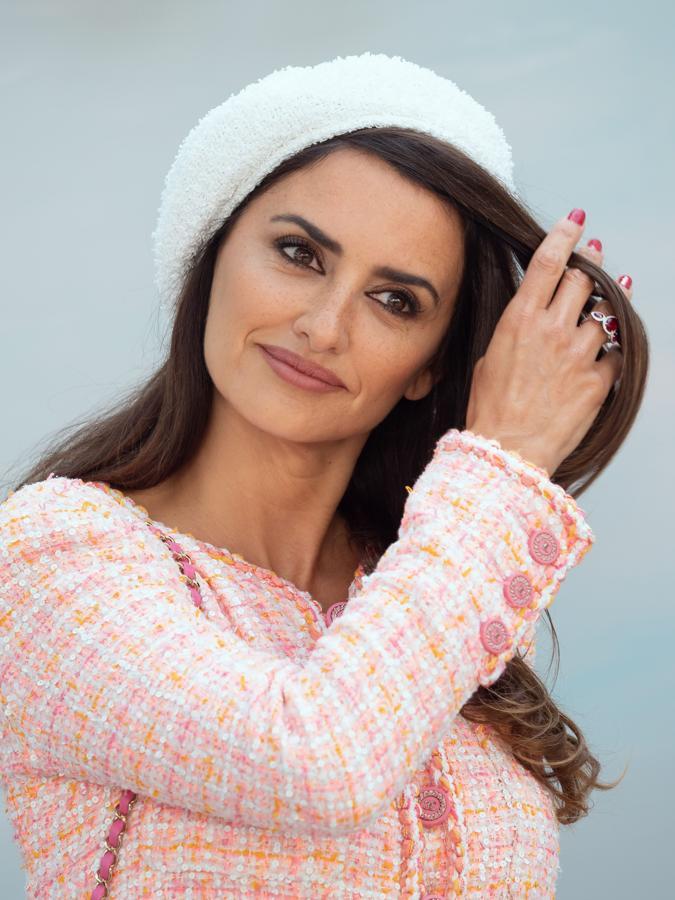 La actriz lo ha dicho en varias ocasiones: suele frotarse la cabeza varias veces para alejar los malos espíritus.