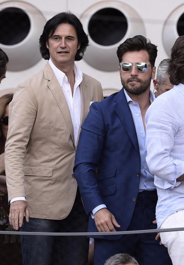 El cantante cántabro y el coreógrafo llevan años siendo amigos. Sus hijas estudian en el mismo colegio y tras el divorcio de Bustamante y Paula Echevarría, Poty se ha convertido en uno de los mayores pilares del cantante.