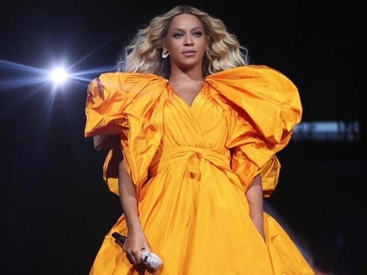 Fotos: Beyoncé hace de su concierto en París una pasarela de alta costura