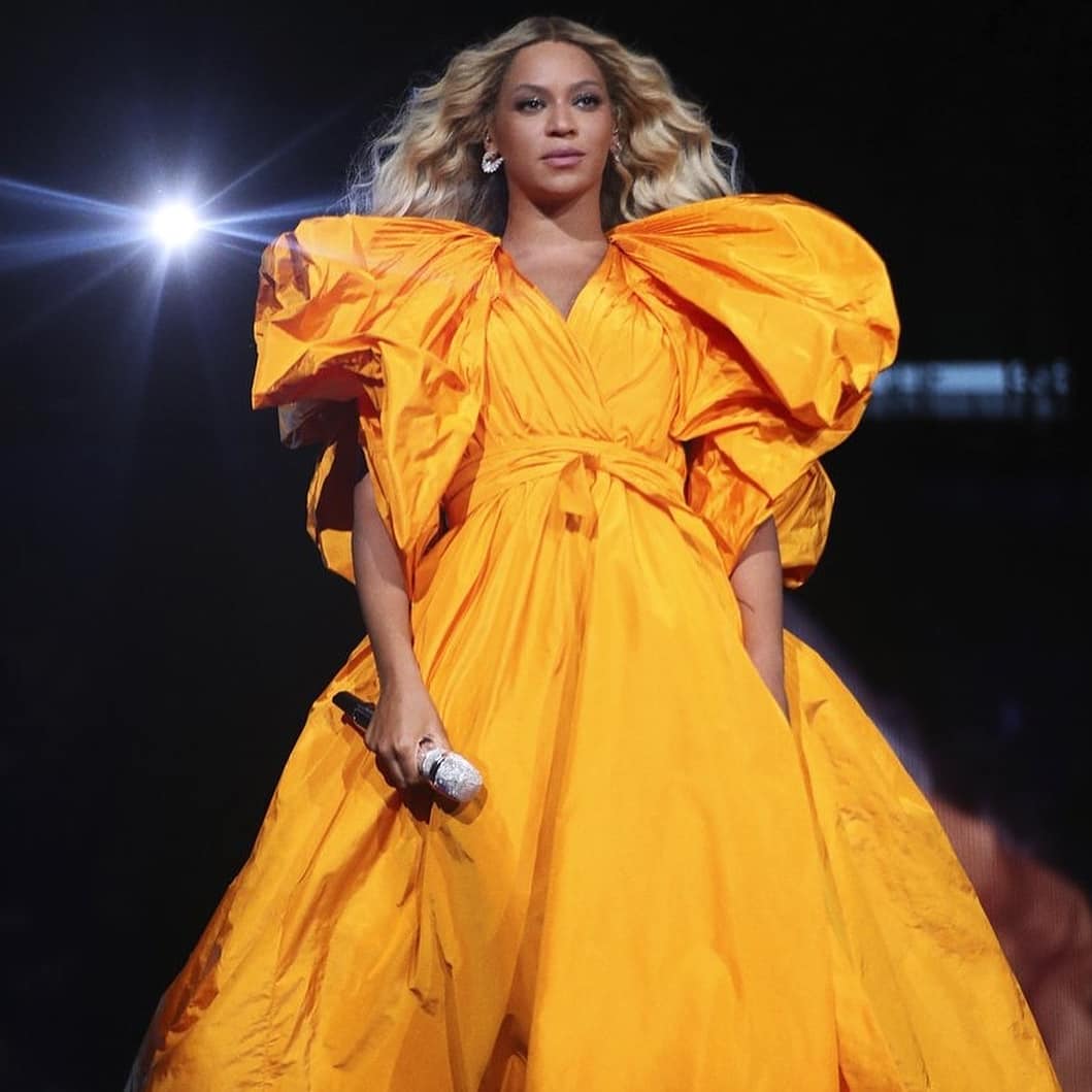 Vestido colo naranja de Valentino, de la colección de alta costura de otoño 2018