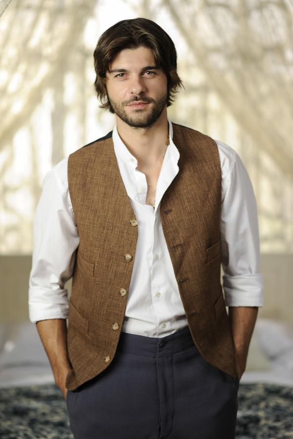 El actor, que se ha hecho famoso gracias a la serie 'El secreto de Puente viejo', es quizá uno de los menos conocidos de todo el casting, pero puede que, como sucedió en la anterior edición con Miquel Hernández, acabe dando la sorpresa.