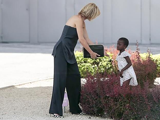 Susanna Griso pasea por Madrid con su hija