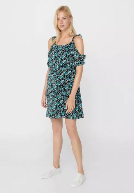 Cortes estratégicos. Nos convence totalmente este estampado: funciona. Dónde: Mango (17,99€).