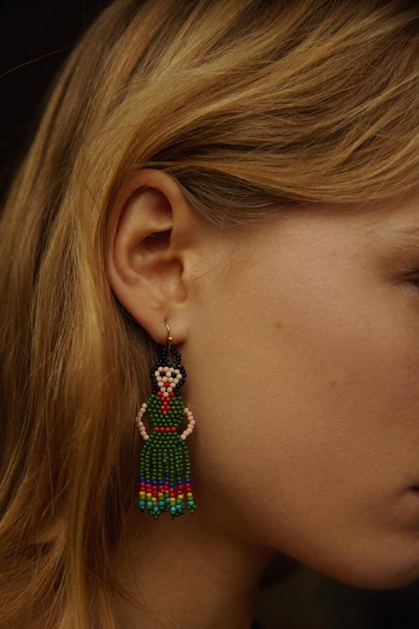 Estos pendientes no pueden ser más originales. Se llaman Mujercita (25 €).