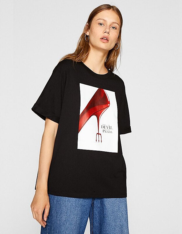 Camiseta de Stradivarius por 15,99 euros.