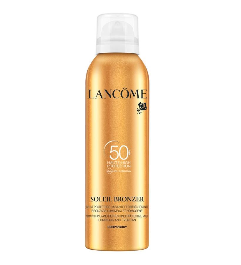 Combina un sistema de filtros UVA y UVB de amplio espectro con un trío de aceites preciosos, así que la piel tiene la hidratación y la nutrición asegurada, con un toque satinado.  Soleil Bronzer SPF 30 Protective Mist de Lancôme  (30 €).