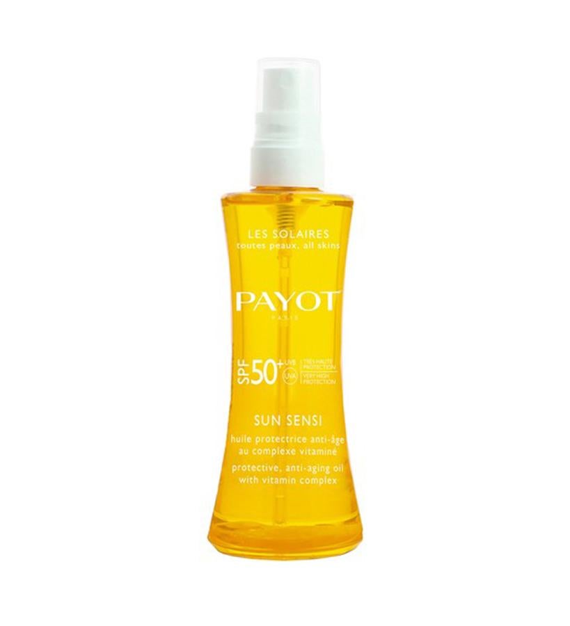 Aceite Protector SPF50+ de Payot (36,50 €) es un aceite seco en spray que se puede usar tento en el cuerpo como en el cabello. Su complejo vitamínico previene los sinos del envejecimiento causados por el sol e hidrata la piel sin aportar grasa.