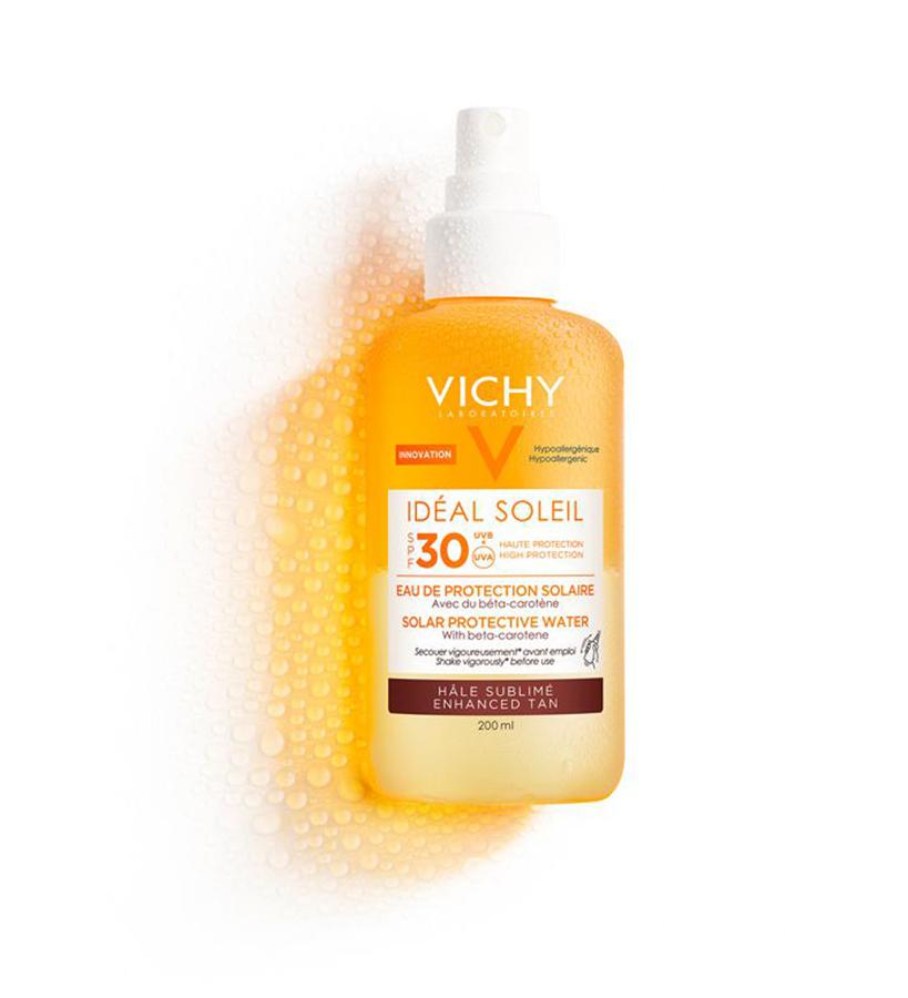 Los betacarotenos que contiene el Agua de Protección Solar SPF 30 Idéal Soleil de Vichy (19,20 €) mejoran la calidad del bronceado, haciendo que sea radiante y luminoso.