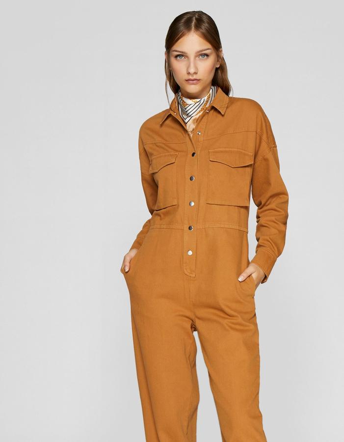 Mono con bolsillos frontales (45,99 €).