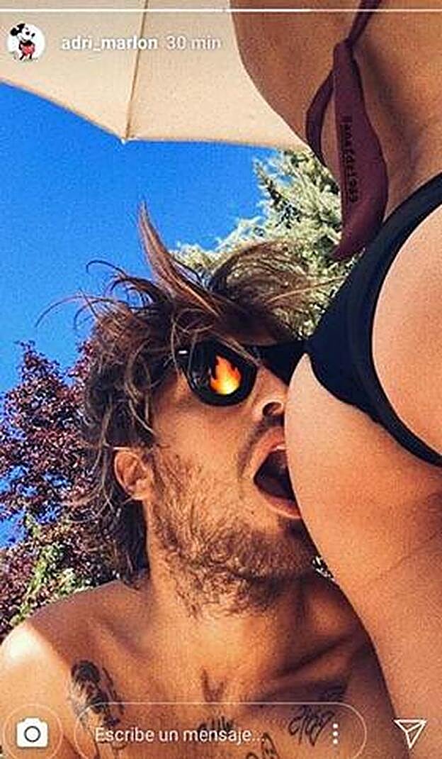 La fotografía publicada por Adrián Roma en su Instagram.