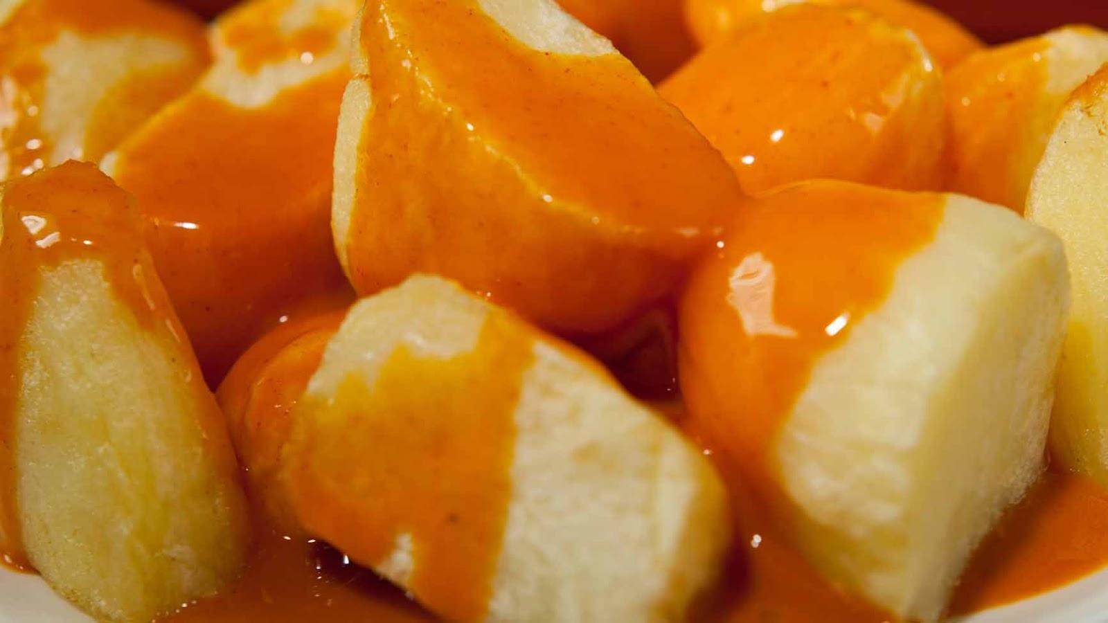 Su máxima es: “llenar nuestro estómago sin vaciar nuestro bolsillo”. Ubicado en La Latina en este lugar se pueden probar ricas raciones, aunque a un precio un poco más elevado. (calle Cava Baja, 14)