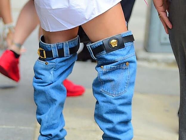 Las botas parecen unos verdaderos pantalones vaqueros.