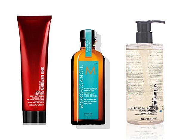 Los productos capilares de Shu Uemura y Moroccanoil no faltan en el neceser de Aida.