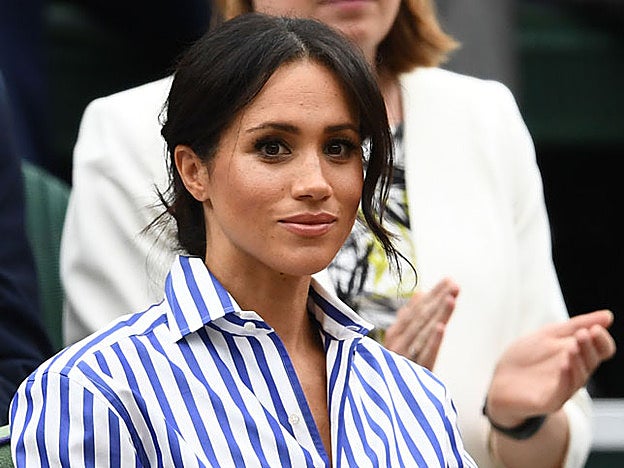 Dejar las pecas a al vista, añade un plus de naturalidad y frescura al look.