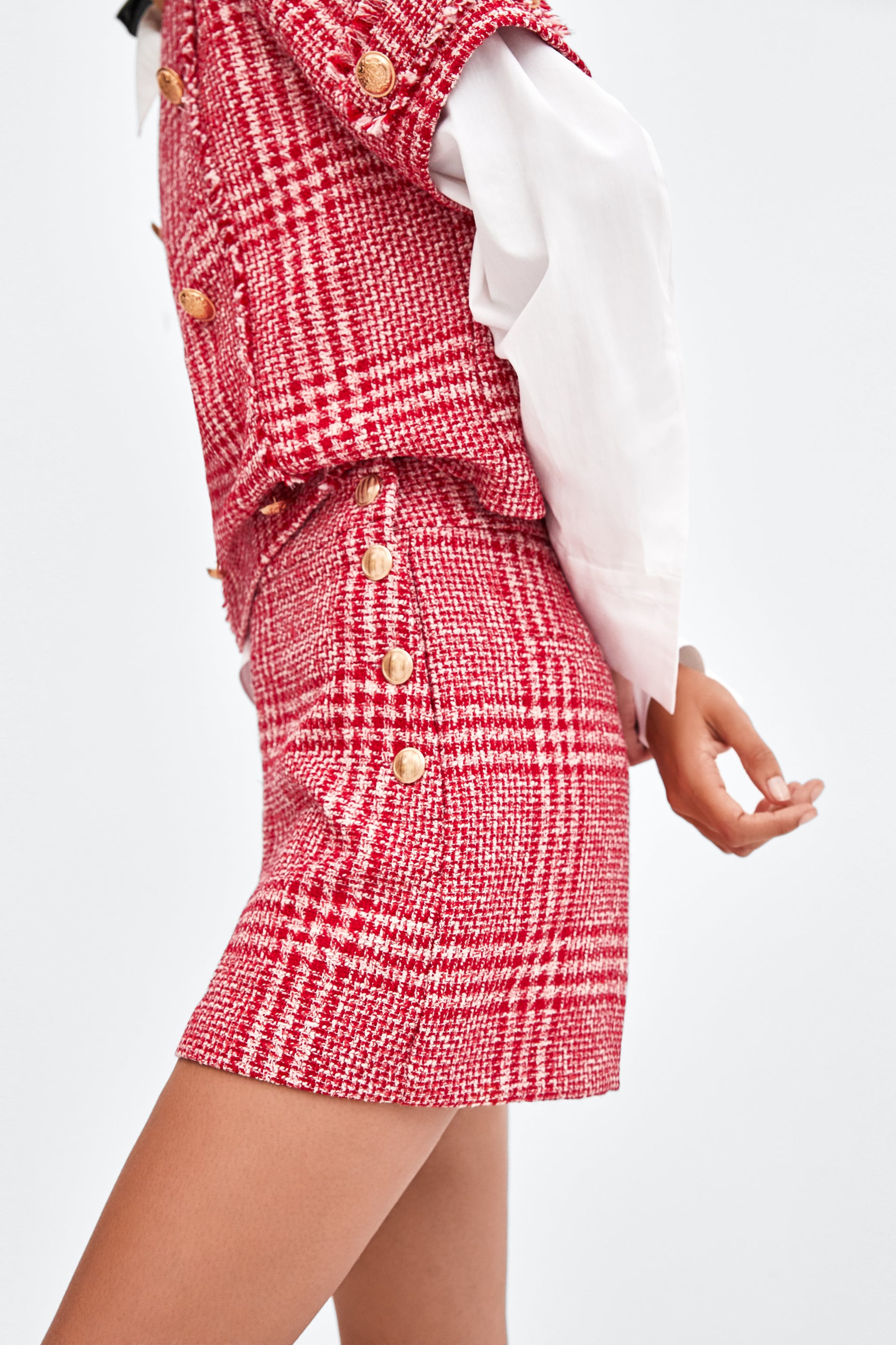 Bermuda con efecto tweed de Zara: 22,95 euros.