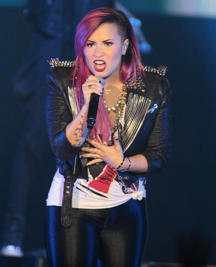 Para poder hacer frente a sus adicciones la cantante y actriz desapareció de la escena musical una temporada.