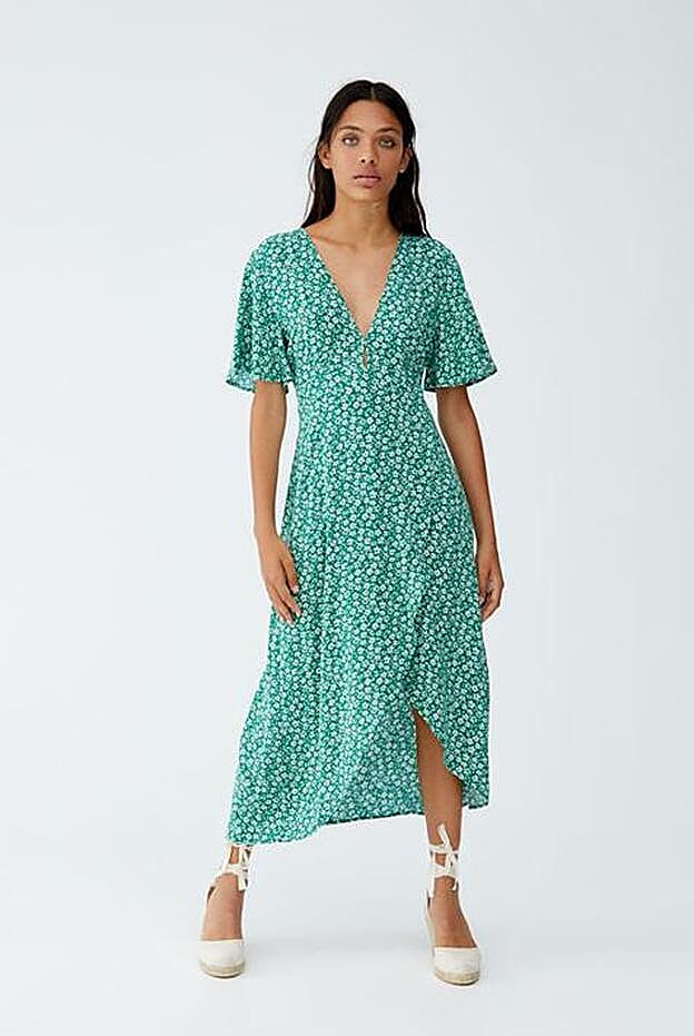 Vestido midi cruzado con estampado floral, 29,99 euros.