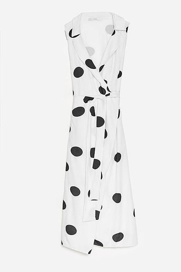 Este es el vestido que lleva Lovely Pepa en su último post de Instagram. Cuesta 119 euros en Uterqüe.