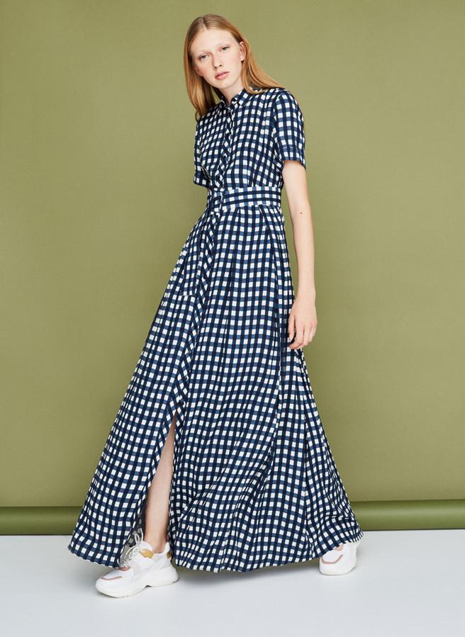 Los caudros vivhy llegan también a los vestidos de inviatada y este es el ejemplo ideal por 129 euros.