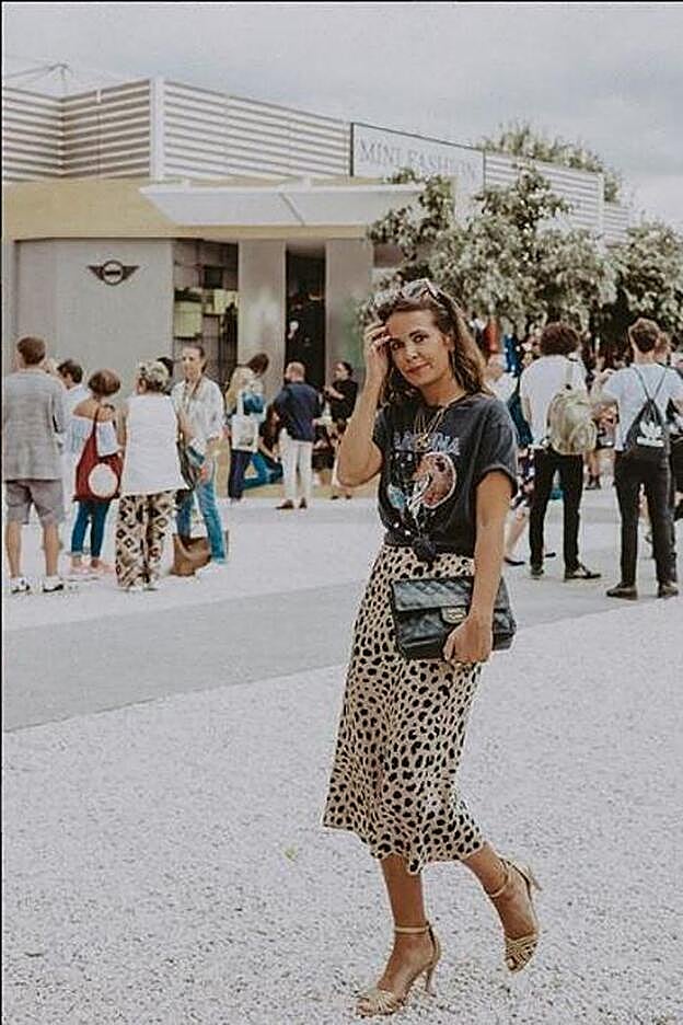 Sara Escudero con la falda de leopardo que se ha hecho viral