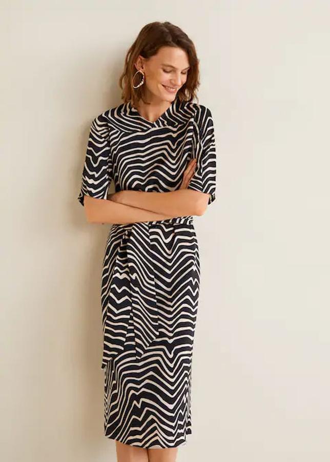 Vestido estampado con detalle de lazo, 39,99 euros.