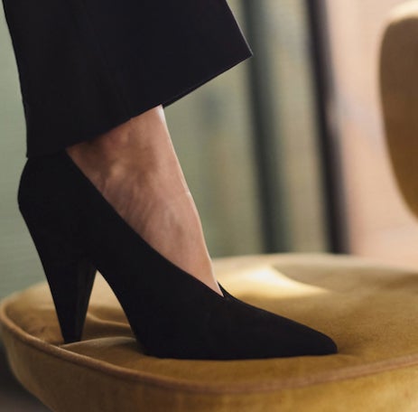 Zapato con piel de punta de Mango: 49,99 euros.