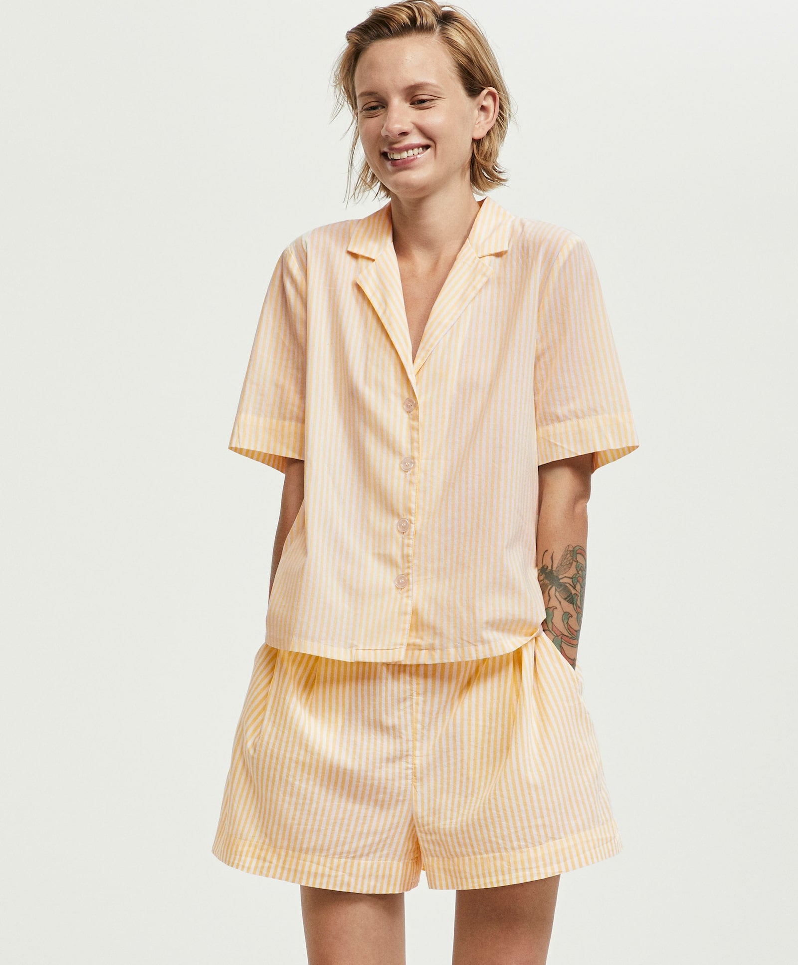 Camisa de manga corta con rayas de Oysho: 4,99 euros.