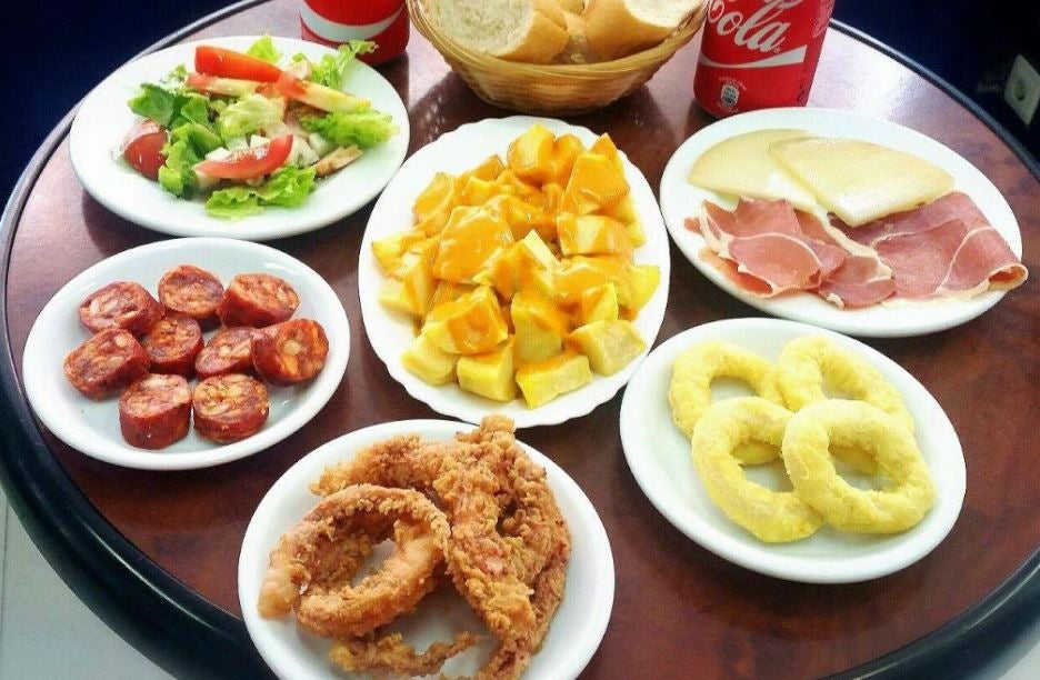 Bar Los Enemigos (Calle Ezequiel Solana, 116): Las tapas no te van a faltar. Está un poco más alejado del centro, pero si vas a hacer una visita por la zona, tiene que entrar en tu guía de ocio seguro.