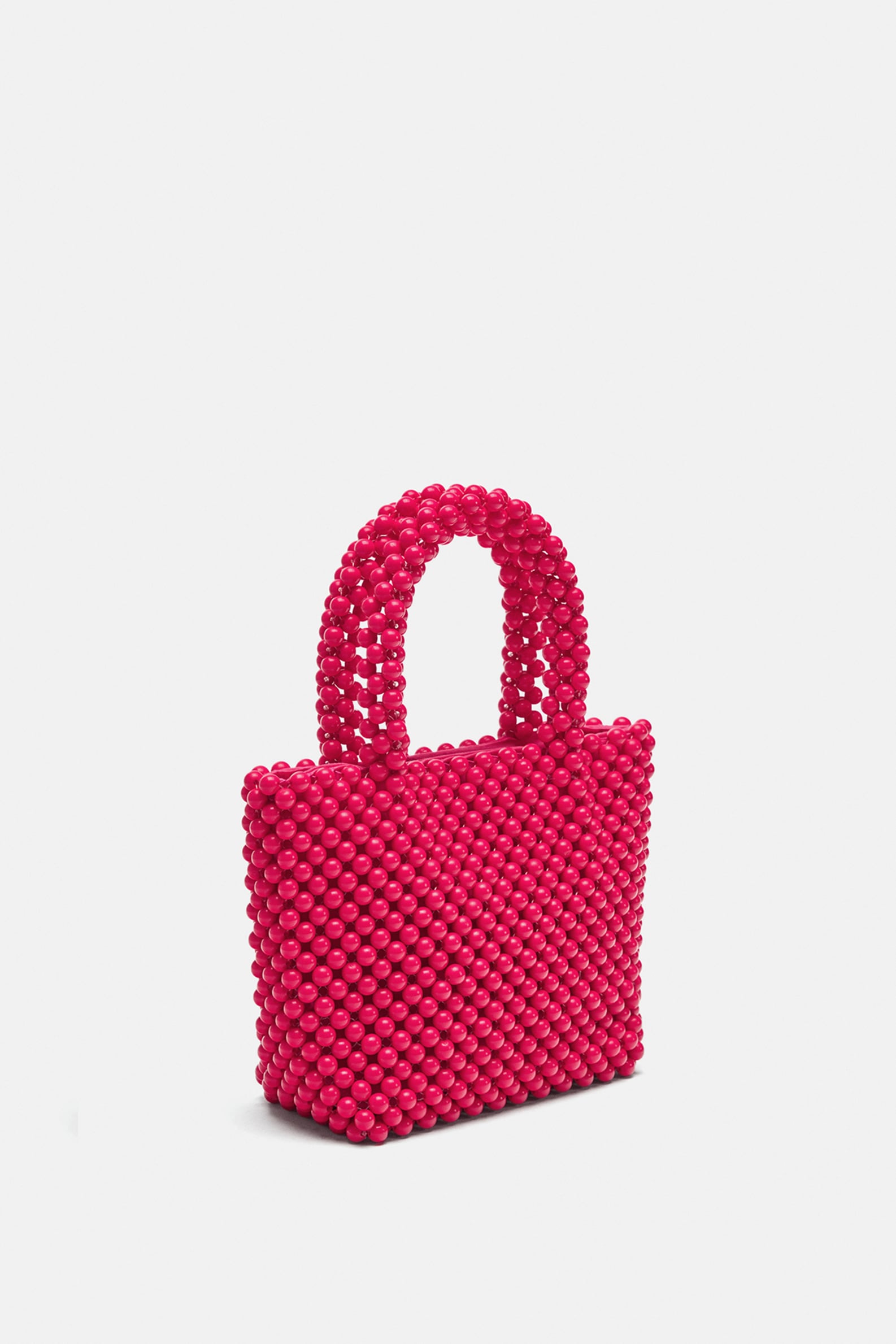 Mini shopper de bolitas de Zara: 29,95 euros.