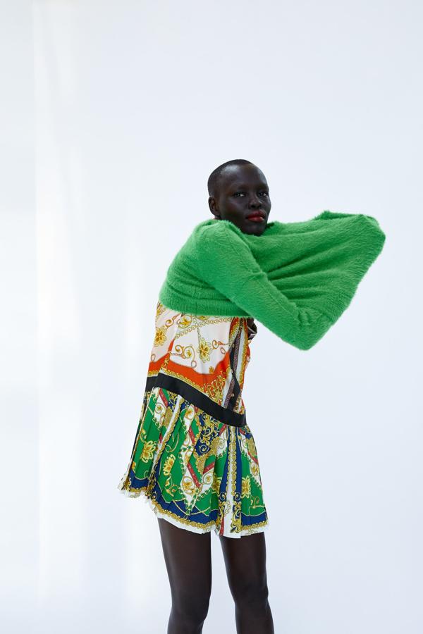 ¡Y nos encanta cómo queda con un jersey superpuesto!