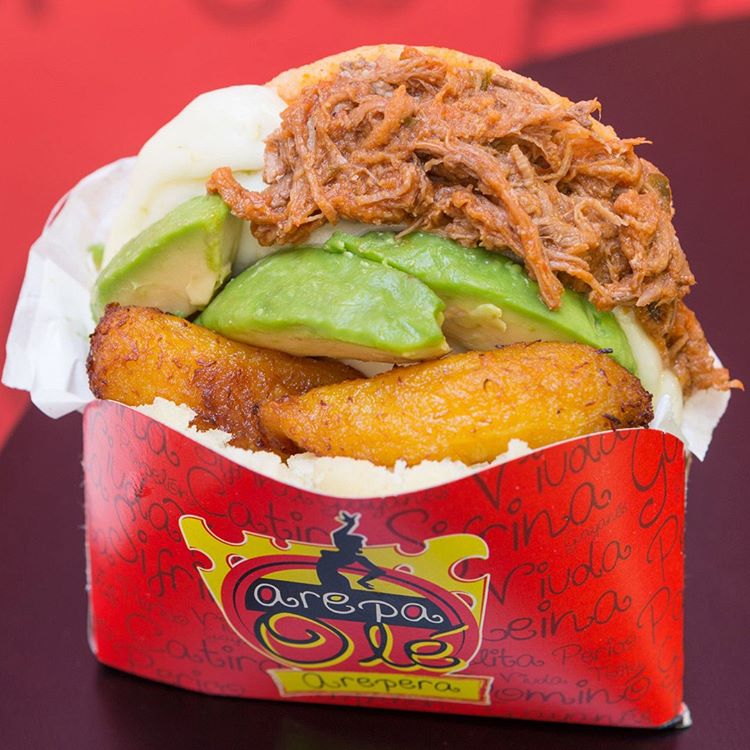 Arepa Olé (Madrid / Sevilla): El triunfo de Arepa Olé es indiscutible y es que se ha hecho con muchos puntos de Madrid y ha conquistado el corazón de Sevilla. Con la carta tan variada de arepas que tiene tendrás que pensártelo dos veces antes de pedir (o pedir dos veces).