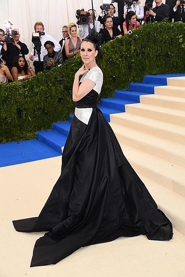 Céline Dion acude a la Met Gala 2017 en Nueva York.
