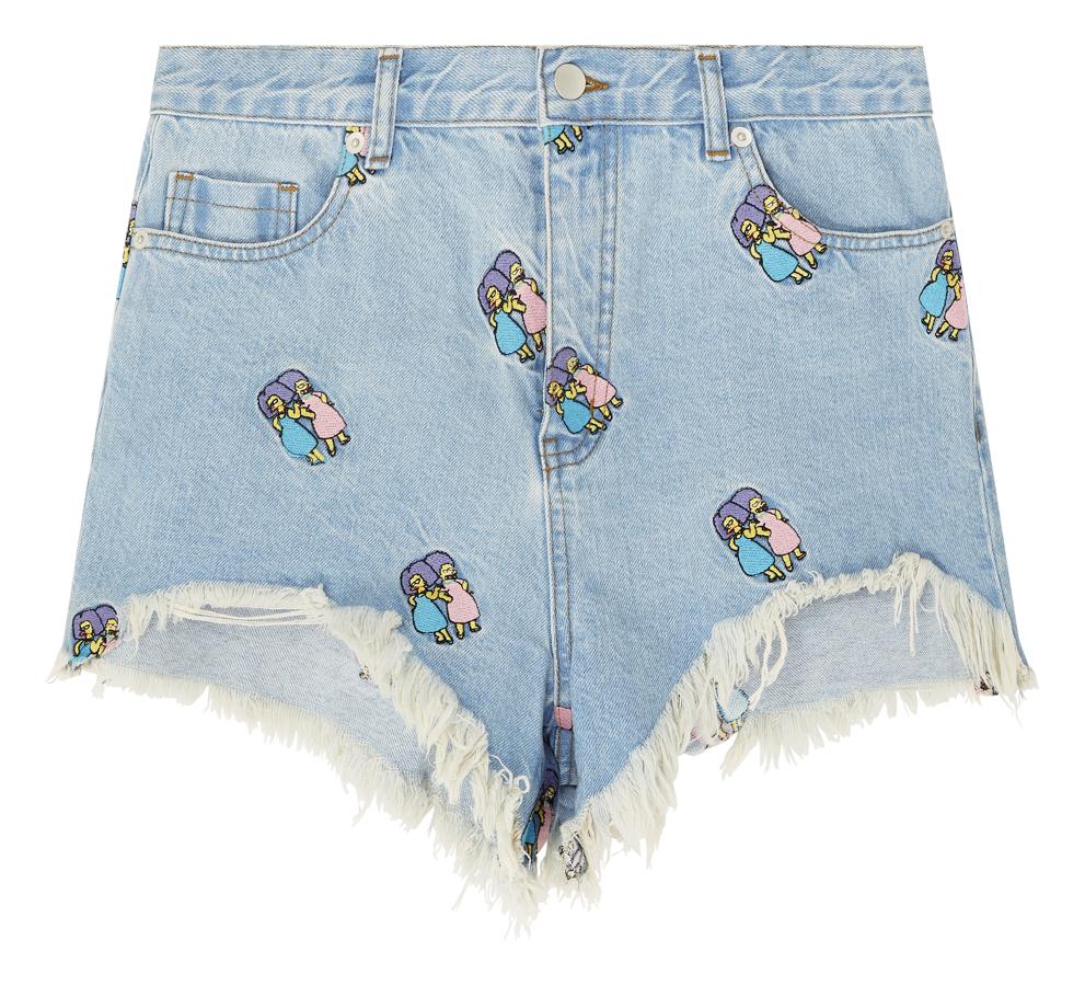 Short denim con bordado de Shelma y Patty.