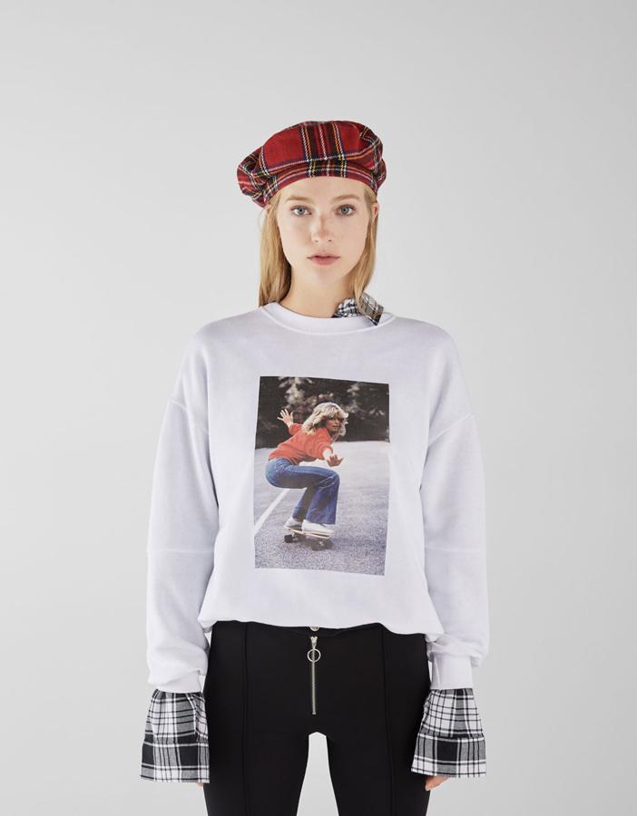 Sudadera de Farrah Fawcett en color blanco, 22,99 euros.