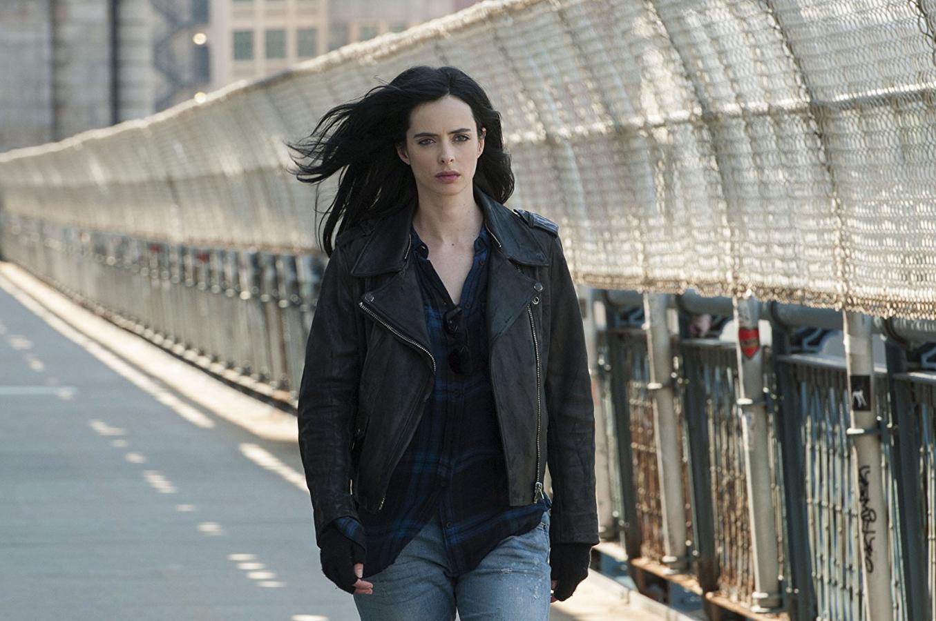'Jessica Jones' (Netflix): Jessica Jones protagoniza una serie de superhéroes diferente, atrevida y controvertida. Su actitud e historia ha llevado a que algunos la llegaran, incluso, a considerar  como una antiheroína, ¿por qué?