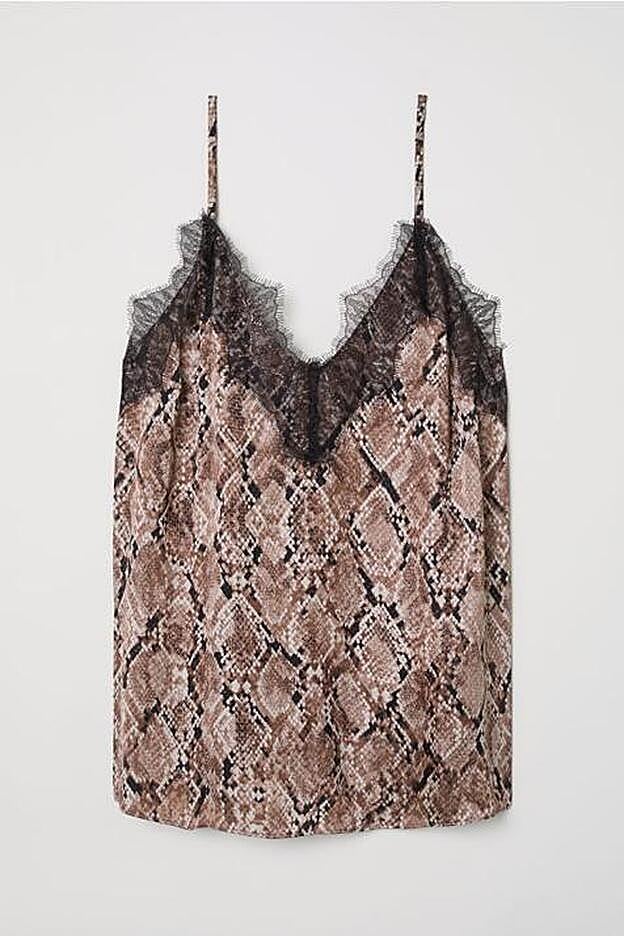 Top lencero con encaje y estampado de serpiente, 24,99 euros.