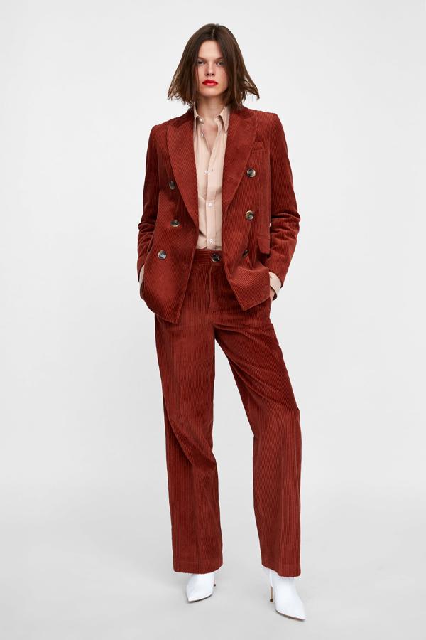 Todo empezó con estos trajes de pantalón y blazer. Este es de Zara (chaqueta: 69,95 euros; pantalón: 39,95 euros).