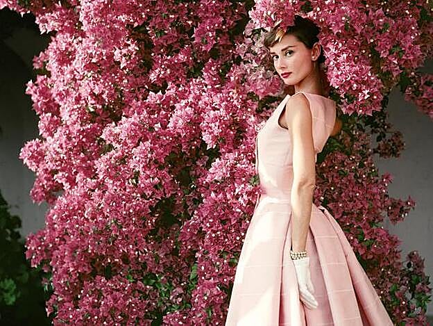 Foto de Norman Parkinson (1955) para Glamour. Pincha en la imagen para descubrir las cinco frases más famosas de Audrey Hepburn.