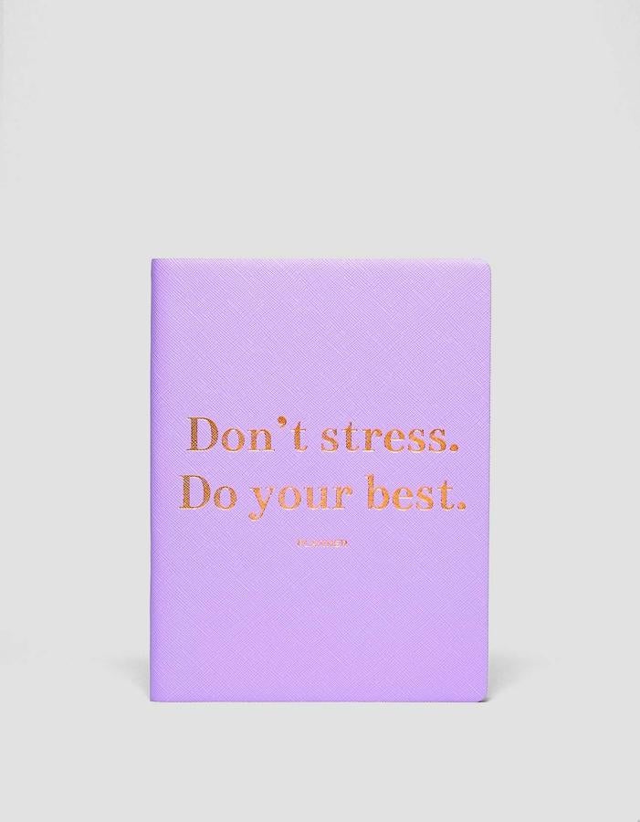 Con frases inspiradoras para cada mañana, agenda de Stradivarius (9,99 euros).