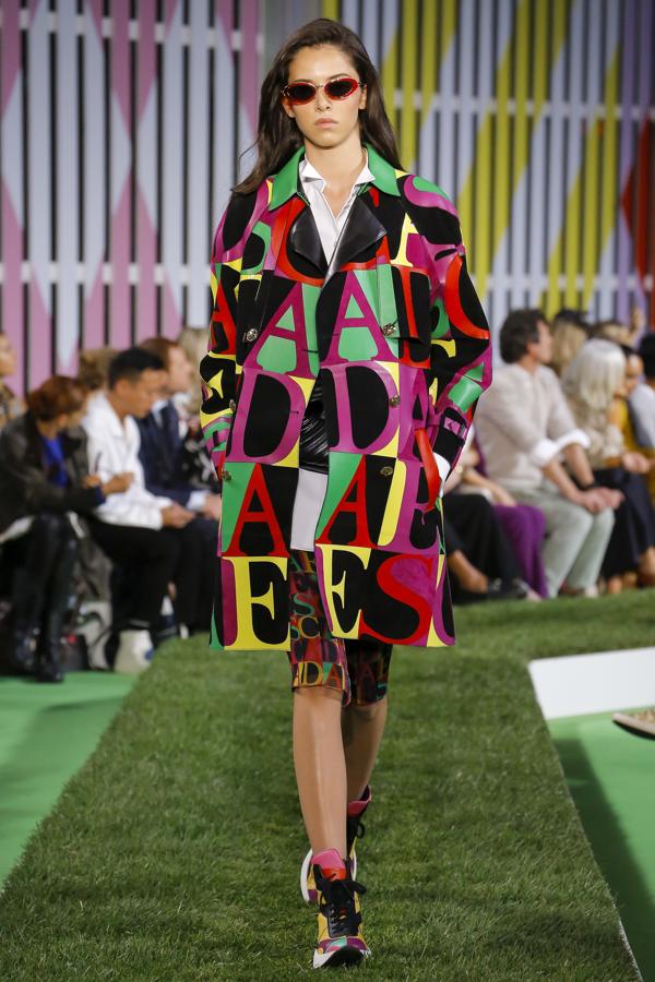 La logomanía y los colores crayon han sido protagonistas indiscutibles del desfile.