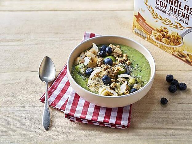 Green bowl con granolas y avena.