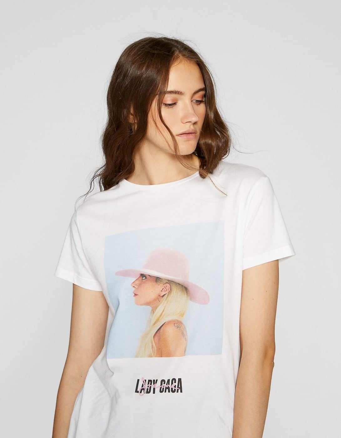 Camiseta de Lady Gaga de Stradivarius: 7,99 euros.