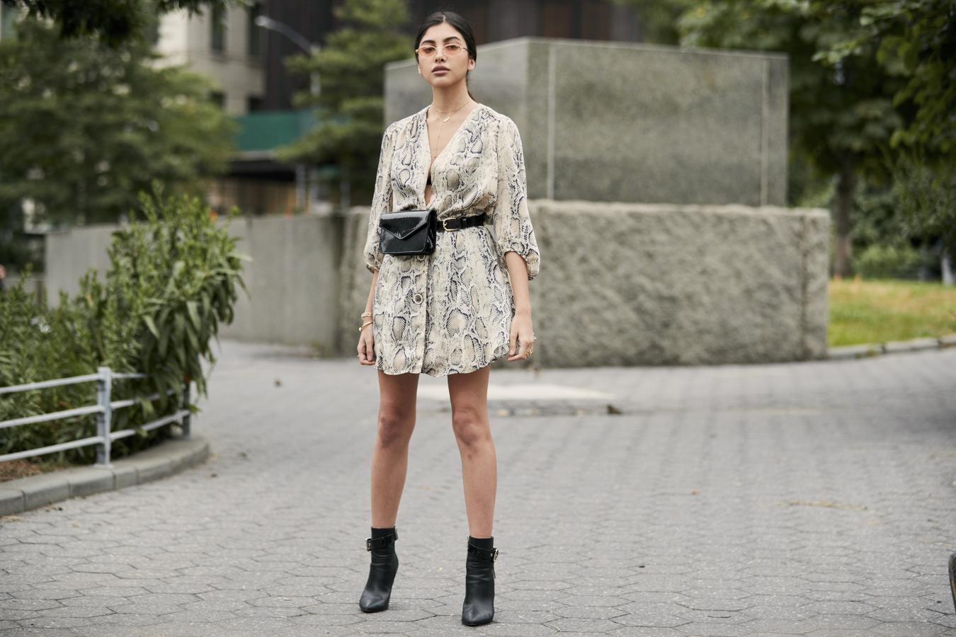 No te creas que el leopardo es el único 'animal print' del otoño: el efecto serpiente también será protagosnita.