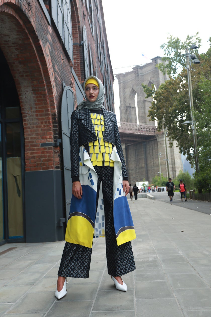 Bellísima, incómoda y fascinante, esta muestra es una oportunidad para descubrir otra mirada... y calibrar los recelos que lastran la nuestra.